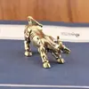 Latón Puro Pared Sólida Toro de Wall Street Toro del Zodíaco Decoración del Hogar Mascota de Té Artesanía de Escritorio Adornos