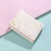 Nova Carteira Pequena Retrô ~ Carteira Ins para Mulheres, Estilo Curto, Estudante, Fresca Europeia e Americana Dobrável Simples Literária 70% de Desconto Porta-Cartões