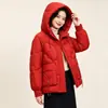 2026 Chaqueta de Algodón con Capucha Única Súper Atractiva para Mujer Estilo Caliente de Invierno Sensación de Alta Gama Bolsillos Grandes Abrigo de Algodón Ropa de Abrigo Gruesa No Voluminosa