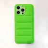 Chaqueta de plumón tridimensional con agujeros finos adecuada para la carcasa del teléfono móvil Apple 15promax iphone13 simple color sólido 12PRO