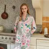 [Leopardo de Nieve Rosa] Pijama de Seda Helada Estilo Ins para Mujer, Traje de Otoño con un Toque de Lujo, Se Puede Usar Afuera, Conjunto de Ropa de Casa