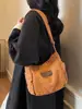 Bolso Pequeño Cuadrado Casual Elegante de Nicho Moda Tendencia Simple Nuevo Bolso de Hombro Bolso Cruzado para Mujer Otoño e Invierno 2025