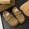 Sapatos femininos plus size 2026, tamanhos 41 a 43, para pés largos, com sola grossa para altura extra, design de cobertura total, estilo slip-on, mocassins inspirados em Birkenstock