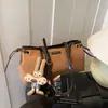 Bolso Grande de Alta Gama Retro Transfronterizo 2025 Nueva Moda para Mujer Viajera de Negocios Hombro Axila Bolso Tote