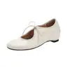 Zapatos Mary Jane Suela Suave Versátiles Bajos Zapatos de Calle Pequeños para Mujer Retro Suela Plana 2026 Mocasines Estilo Nuevo Cierre de Cordones Moño