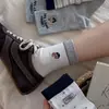 Calcetines Grises de Dibujos Animados para Niñas y Niños Estilo Primavera y Otoño Calcetines Japoneses Lindos Apilables para Mujeres Algodón Rayados Bordados Oso Pequeño Calcetines de Media Pantorrilla