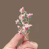 Broche Esmaltado Flor de Pessegueiro 2026 para Mulheres, Design de Nicho de Alta Qualidade, Acessório de Broche Exquisito de Luxo Leve