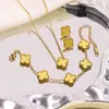 Acero de Titanio Chapado en Oro Transfronterizo Más Vendido Acero Inoxidable Pulsera, Collar, Anillo y Pendientes de Trébol de Cuatro Hojas Conjunto Fábrica al por Mayor