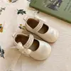 Nueva colección de primavera y otoño de zapatos para niñas estilo coreano: Zapatos de princesa a la moda y versátiles con suelas blandas, diseño antideslizante y punta cuadrada, perfectos para actuaciones y baile
