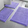 El juego de chenilla más vendido de Amazon incluye alfombrillas absorbentes para el suelo del baño, alfombrillas antideslizantes para la puerta del inodoro y alfombrillas para los pies del inodoro.