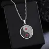 2026 Novo Estilo Estilo Chinês Forma de Flor Padrão Taiji Yin-Yang Colar Pingente Redondo para Homens, Corrente de Suéter Personalizada de Aço Titânio para Mulheres