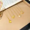 Colar de borboleta banhado a ouro estilo antigo com incrustação de diamante, moda de luxo leve, corrente dourada para clavícula feminina, toque de alta qualidade, cor duradoura