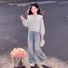 Conjunto Duas Peças Menina Estilo Novo Primavera e Outono Camisa Boneca Doce Versátil com Calça Jeans Estrelada