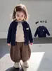 Conjunto de Tres Piezas de Cárdigan Vintage para Bebé Niña Chaqueta de Punto para Niña Pequeña Conjunto de Falda con Chaleco Plegado Base Falda de Niña