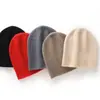 Gorro de cashmere de cor sólida, camada dupla, sem costura, malha lisa com abas para as orelhas, um estilo simples e versátil