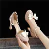 Saltos Altos Nude Bico Redondo Sapatos Doces Femininos para Usar com Saias Sandálias de Bico Fechado para Mulheres Roupa de Verão Corrente de Pérola Laço Sapatos Individuais