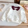 Sudadera con cuello estilo coreano para bebés niñas, prenda base de otoño moderna con estampado de dibujos animados, top exterior holgado y versátil para niñas