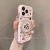Adecuado para funda de teléfono Apple 17, protección completa de lente con soporte, iPhone 16, diseño de moda de alta gama, gato haha de cara roja