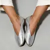 Primavera/Verão 2026 Novo Bico Quadrado Confortáveis Sola Rasteira Tamanho 40-43 Francês de Corte Baixo Sapatos Individuais Femininos Sapatos Diários de Cano Baixo