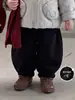 Roupa de inverno estilo coreano para meninos: nova coleção de inverno, jaqueta acolchoada, calça comprida casual estilosa, conjunto de três peças de roupa infantil