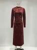 Vestido Jacquard Veludo Vermelho Europeu e Americano Feminino Gola Meia-Alta Manga Longa Cintura Marcada com Pregas Saia Midi Justa ao Corpo Roupa Feminina