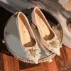 Sapatos de Noiva Franceses Pérola Sapatos de Casamento Franceses Femininos 2026 Sapatos Baixos Modernos Salto Bloco Sapatos Formais de Salto Médio Sapatos Usáveis no Dia a Dia