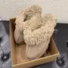 Outono/Inverno 2026 Novo Estilo Coreano Sapatos Peludos Confortáveis Chinelos de Algodão Versátil Celebridade da Internet Fofos Chinelos Peludos de Solado Grosso Cor Sólida