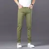 Calça jeans masculina europeia de alta qualidade na cor verde claro, novo modelo outono 2026, corte slim, skinny, stretch, calça masculina casual da moda e trendy