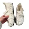 Sapatos Baixos de Velcro Quentes e Populares para o Outono com Bolinhas, Combinando com Saias, Sapatos Mary Jane para Mulheres, Sapatilhas de Laço para Mulheres
