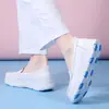Zapatos de enfermera para mujer, verano, cuero, huecos, suela suave, transpirables, no cansan los pies, suela gruesa, zapatos de trabajo médicos, venta al por mayor, una generación de cabello