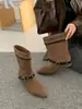 Botas de camurça estilo cowboy western com tachas para outono e inverno para mulheres, moda de rua moderna e estilosa, novas botas de cano alto de perna larga