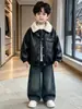 2527 Chaqueta de Cuero Gruesa de Invierno para Niños con Cuello de Piel Forrada de Terciopelo 2026 Nueva Chaqueta Infantil Estilo Coreano Ropa de Abrigo Cálida de Invierno