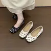 Zapatos de Lunares 2026 Primavera Nuevos de Moda Populares Zapatos para Mujer Ultra Suaves en Capas Versátiles de Satén con Lunares Ligeros Zapatos Casuales