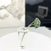 Cristalería Zibo Ramo Pequeño de Flores Puras Hecho a Mano con Flores de Cristal Importadas, Jarrón Pequeño de Lujo Ligero, Regalo de Flores Pequeñas Artificiales