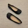 Mocasines Planos de Piel de Cordero Roja Vintage Súper Suaves Estilo Francés para Mujer con Faldas Punta Dividida Slip-on Zapatos de Abuela