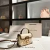 Dropshipping Bolsa Caixa Bordada Luxo Leve 2025 Nova Bolsa Quadrada Pequena de Cor Contrastante de Alta Qualidade Atacado