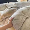 Conjunto de Quatro Peças de Veludo Leite Outono e Inverno Novo 2025 Lado Duplo com Forro de Lã Coral Veludo Lençóis de Cama Capa de Edredom Conjunto de Cama Espesso de Três Peças