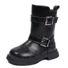Botas de Couro da Moda para Crianças 2026 Outono Novo Estilo Botas de Motocicleta com Fivela Preta Estilo Coreano Versátil Botas de Cano Médio para Meninas