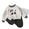 Conjunto de moletom com estampa de cachorrinho e calça jogger listrada para meninos, conjunto casual infantil popular estilo coreano para primavera e outono