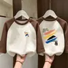 Ropa interior para niños De Rong niños otoño e invierno nueva ropa interior camiseta de manga larga empalmada cuello redondo ropa cálida de otoño top