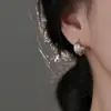 Aretes de Hoja con un Toque de Lujo, Diseño de Nicho, Nuevo Estilo Popular 2026, Aretes de Botón para Mujer