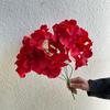 Flores Artificiais Vermelhas Sal de Casamento Chinês Arranjo de Cena de Flores Artificiais Rosa Hortênsia Orquídea Borboleta Arte Floral Flores Artificiais
