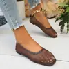 Zapatos casuales de malla tamaño grande 2026 nuevo estilo de verano punta cuadrada transpirables de importación suela suave cómodos slip-on para mujer