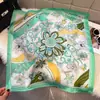 Bufanda Cuadrada Floral de Color Contrastante Estilo Nuevo, Bufanda de Seda con Estampado Retro de Plantas y Flores, Versátil para Primavera y Verano, Bufanda Cuadrada de Alta Gama con Protección Solar
