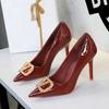 8351-K202 Sapatos de Salto Alto Franceses para Mulheres, Bico Fino, Modernos e Versáteis, Fivela de Metal com Strass, Salto Agulha, Bico Fino, Sapatos de Couro Envernizado
