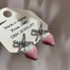 Pendientes de Plata con Forma de Fresas y Lazo Diseño de Nicho Lujo Accesible Pendientes de Gama Alta Elegantes con Estilo Modernos Versátiles
