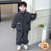 Traje de Algodón con Forro de Felpa Rayado de Invierno para Niños Conjunto de Dos Piezas de Abrigo de Algodón Engrosado para Niños Pequeños Ropa Cálida