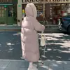 Abrigo de Algodón con Capucha Suelta y Cuello Grande de Piel para Mujer, Invierno, Longitud Media, Cintura Gruesa, Chaqueta de Algodón hasta la Rodilla, Chaqueta a Prueba de Frío