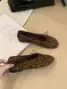 Nuevos zapatos planos estilo ballet francés de suela blanda, zapatos de hadas, nuevos zapatos Mary Jane de tacón alto de otoño 2026, zapatos pequeños de cuero, mocasines