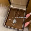 Collar con colgante de Vajra y trébol de cuatro hojas, cadena para suéter de nicho de lujo ligero para mujer, joyería de cadena para el cuello de estilo chino nuevo de alta gama